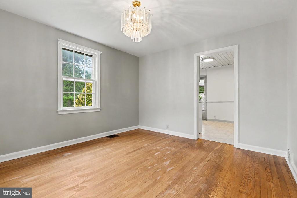 602 MEADOW LANE