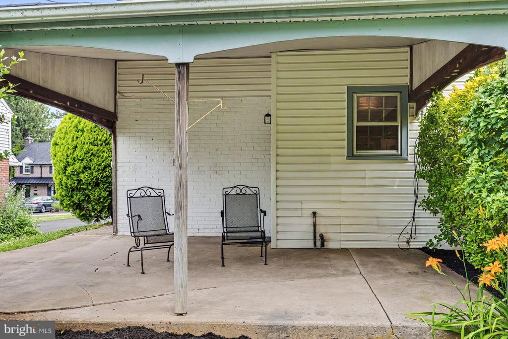 602 MEADOW LANE
