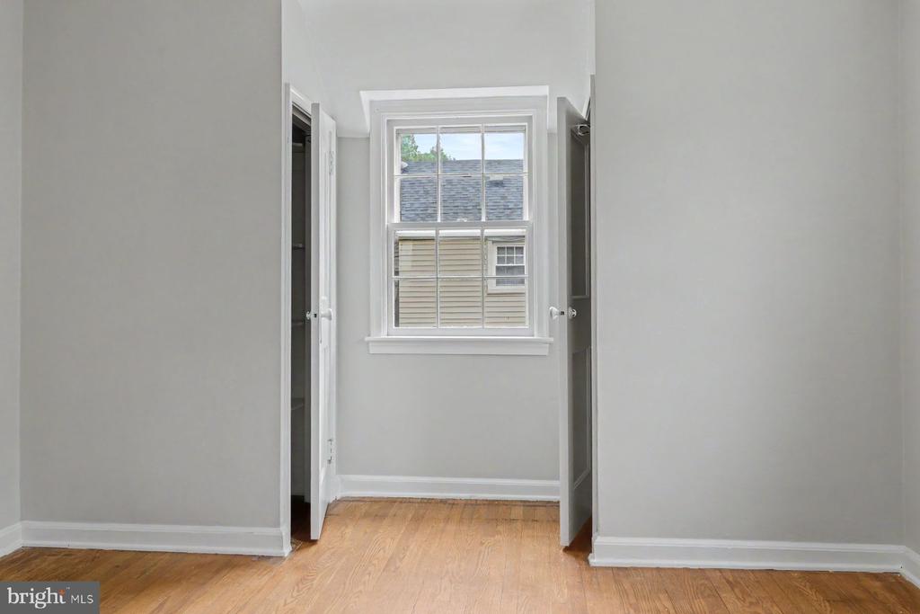 602 MEADOW LANE