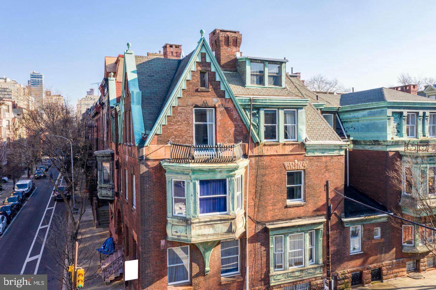 2134 Spruce STREET