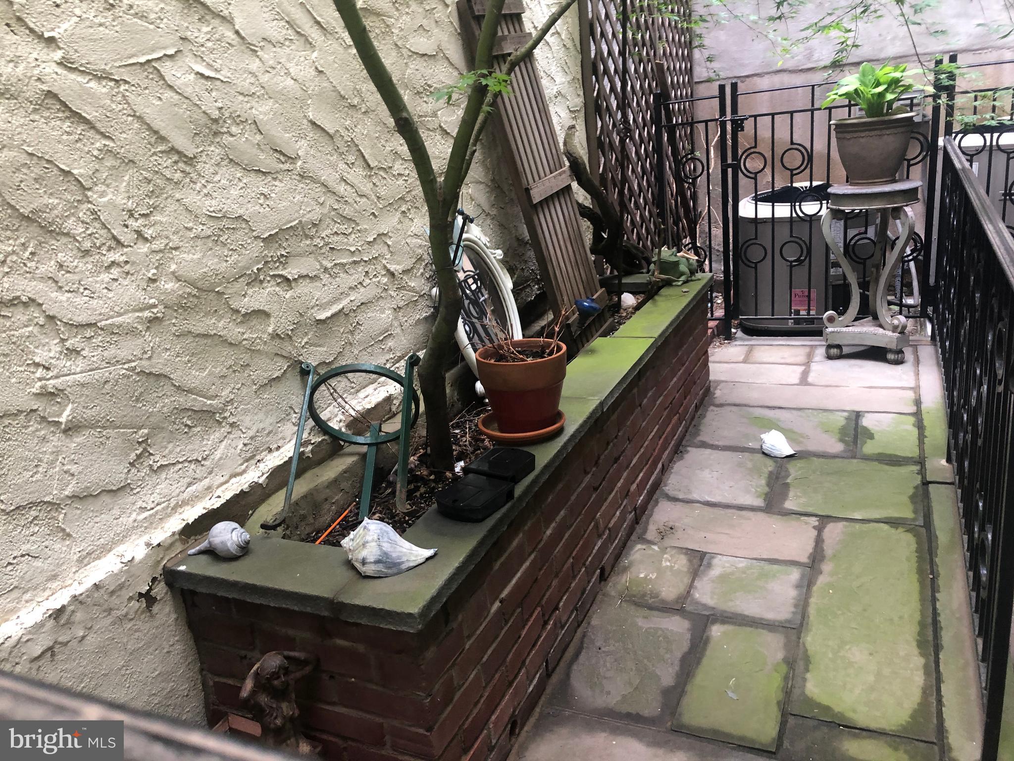 1831 Spruce STREET Unit: 1
