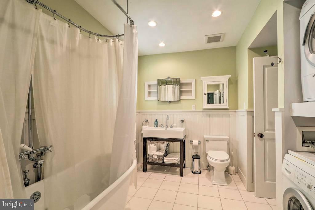 1831 Spruce STREET Unit: 2