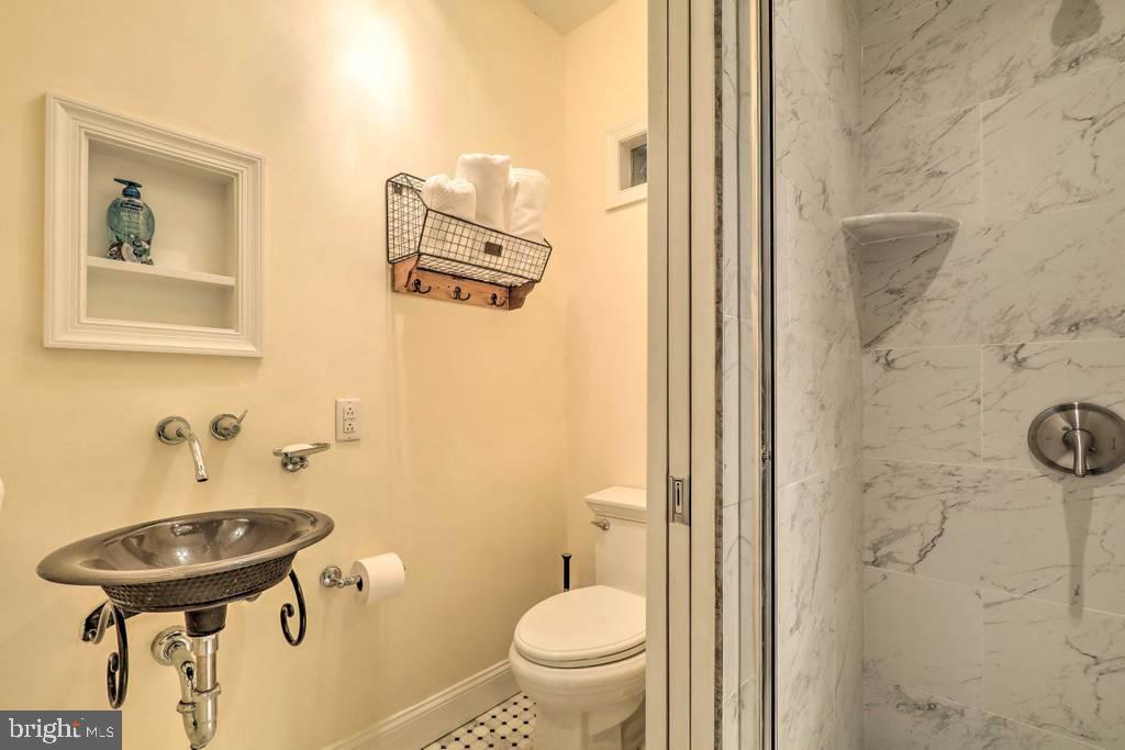 1831 Spruce STREET Unit: 2