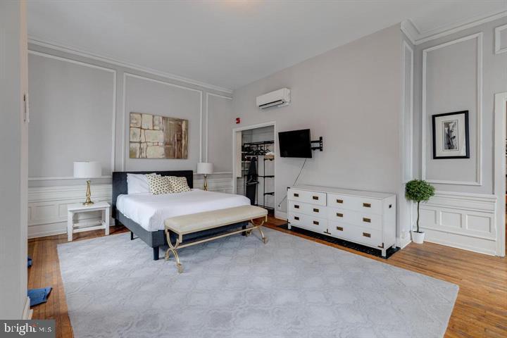 2134 Spruce STREET Unit: 2