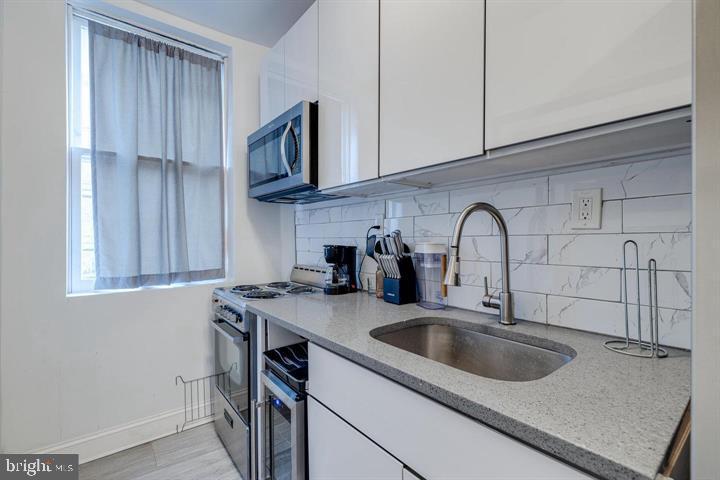 2134 Spruce STREET Unit: 2