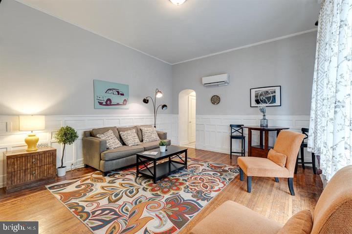 2134 Spruce STREET Unit: 2