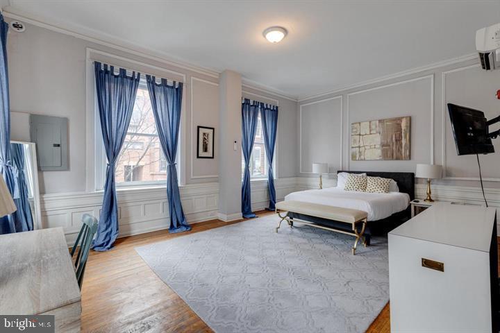 2134 Spruce STREET Unit: 2
