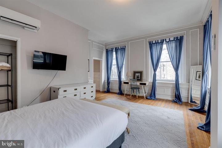 2134 Spruce STREET Unit: 2