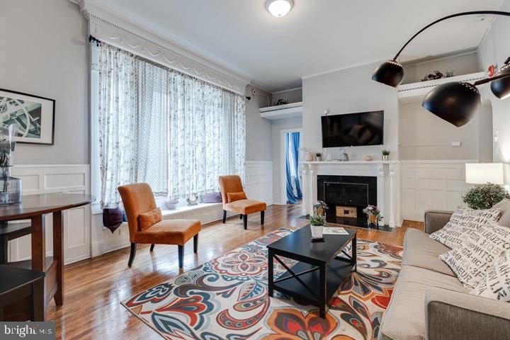 2134 Spruce STREET Unit: 2