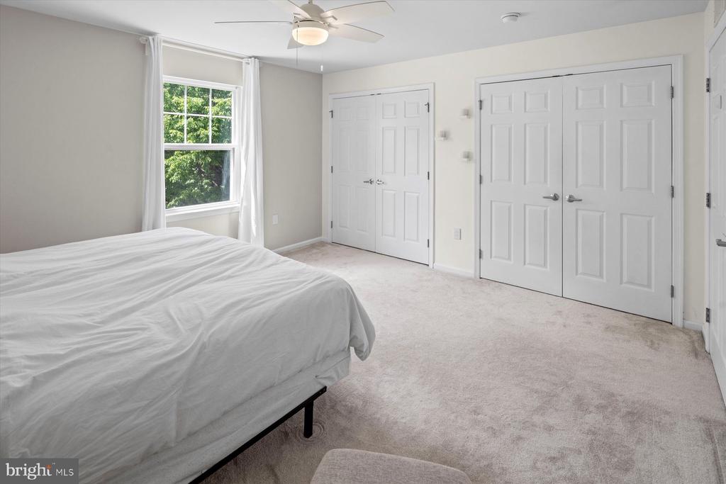 3735 Palisades Dr