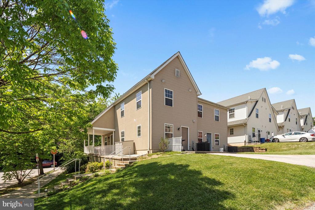 3735 Palisades Dr