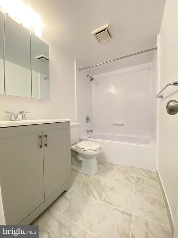 1420 Locust St #12h