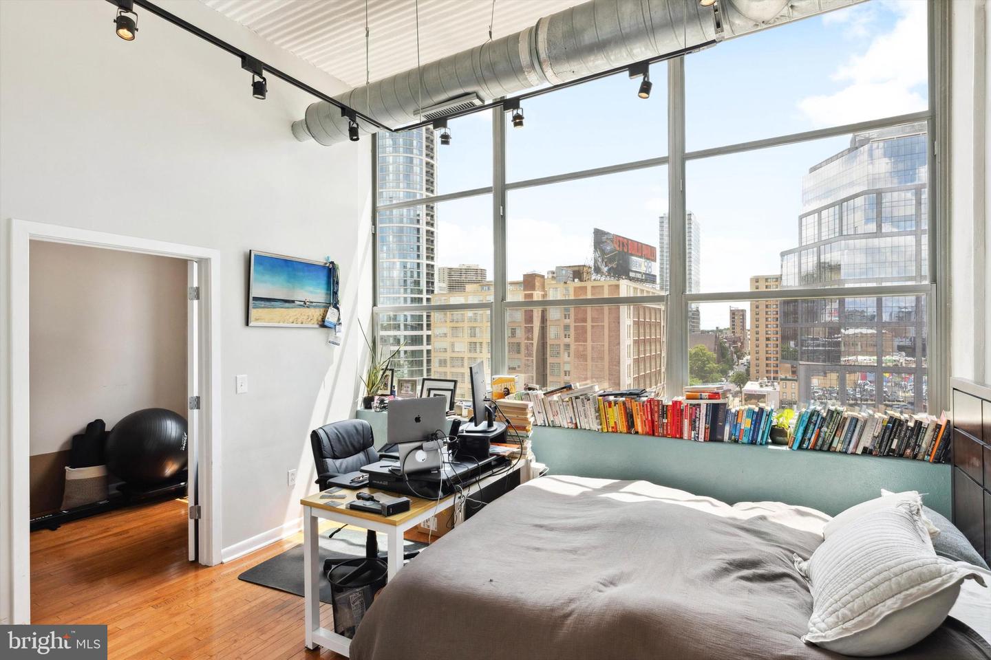 2200-28 Arch St #710