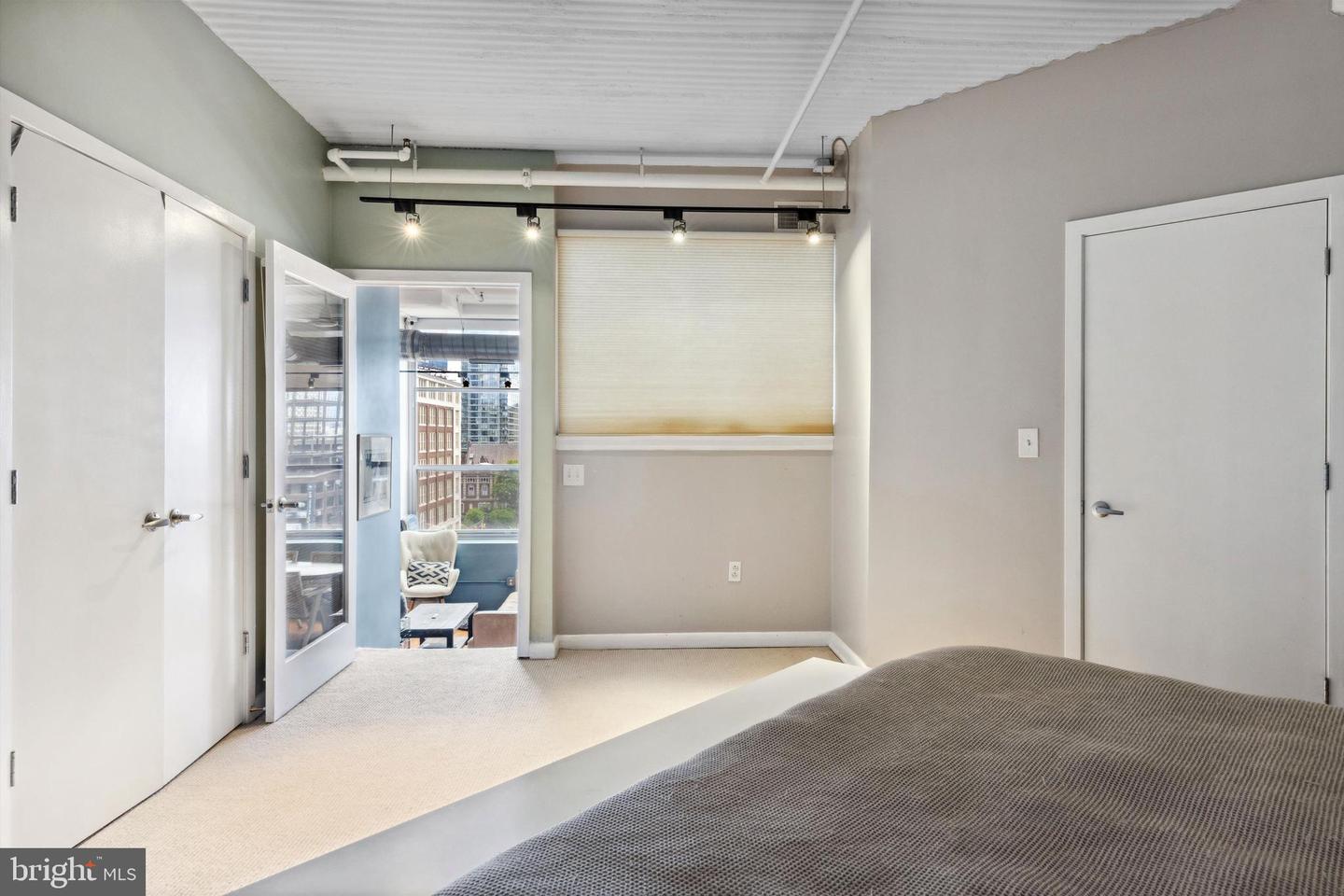 2200-28 Arch St #710