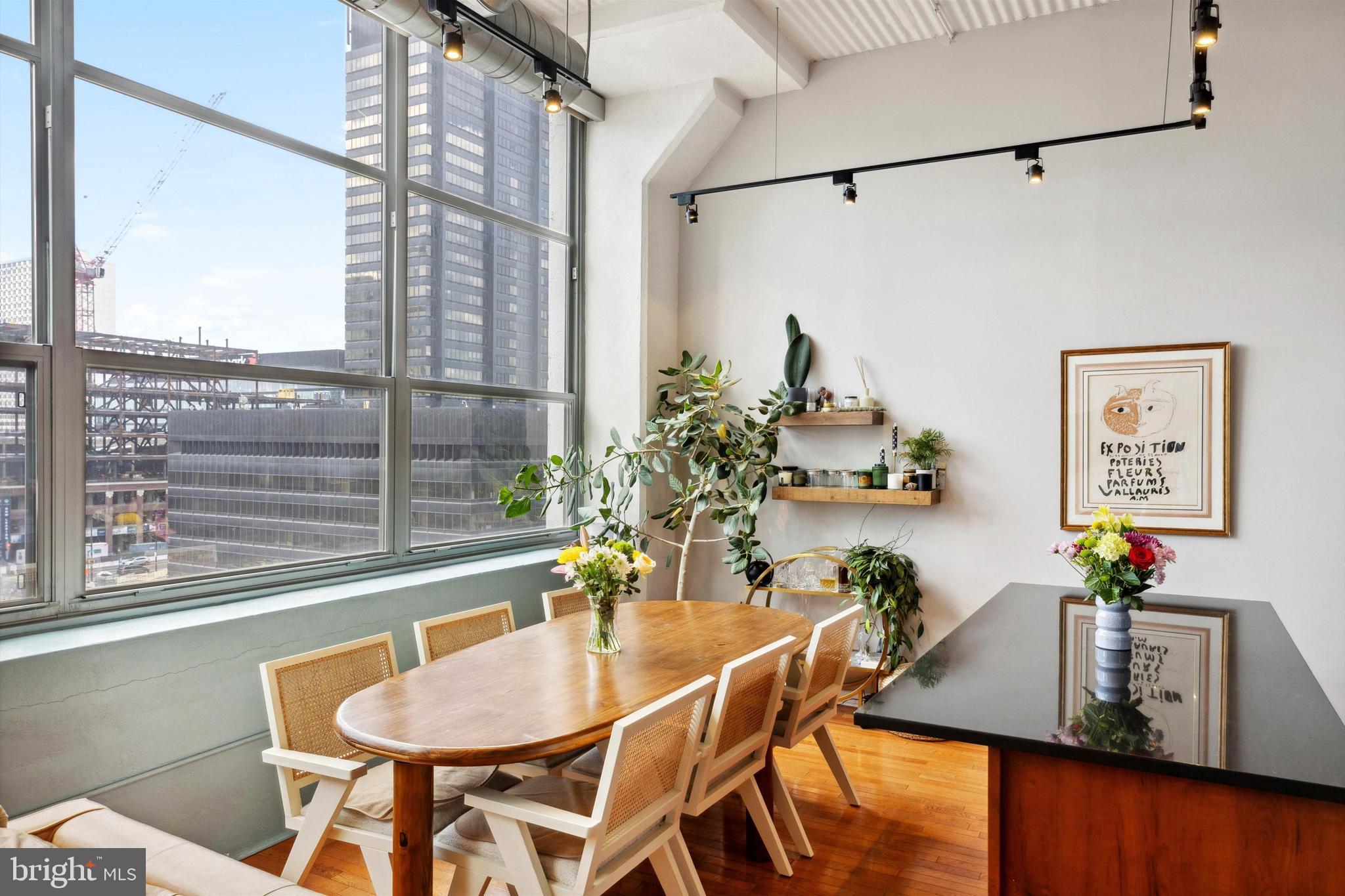 2200-28 Arch St #710