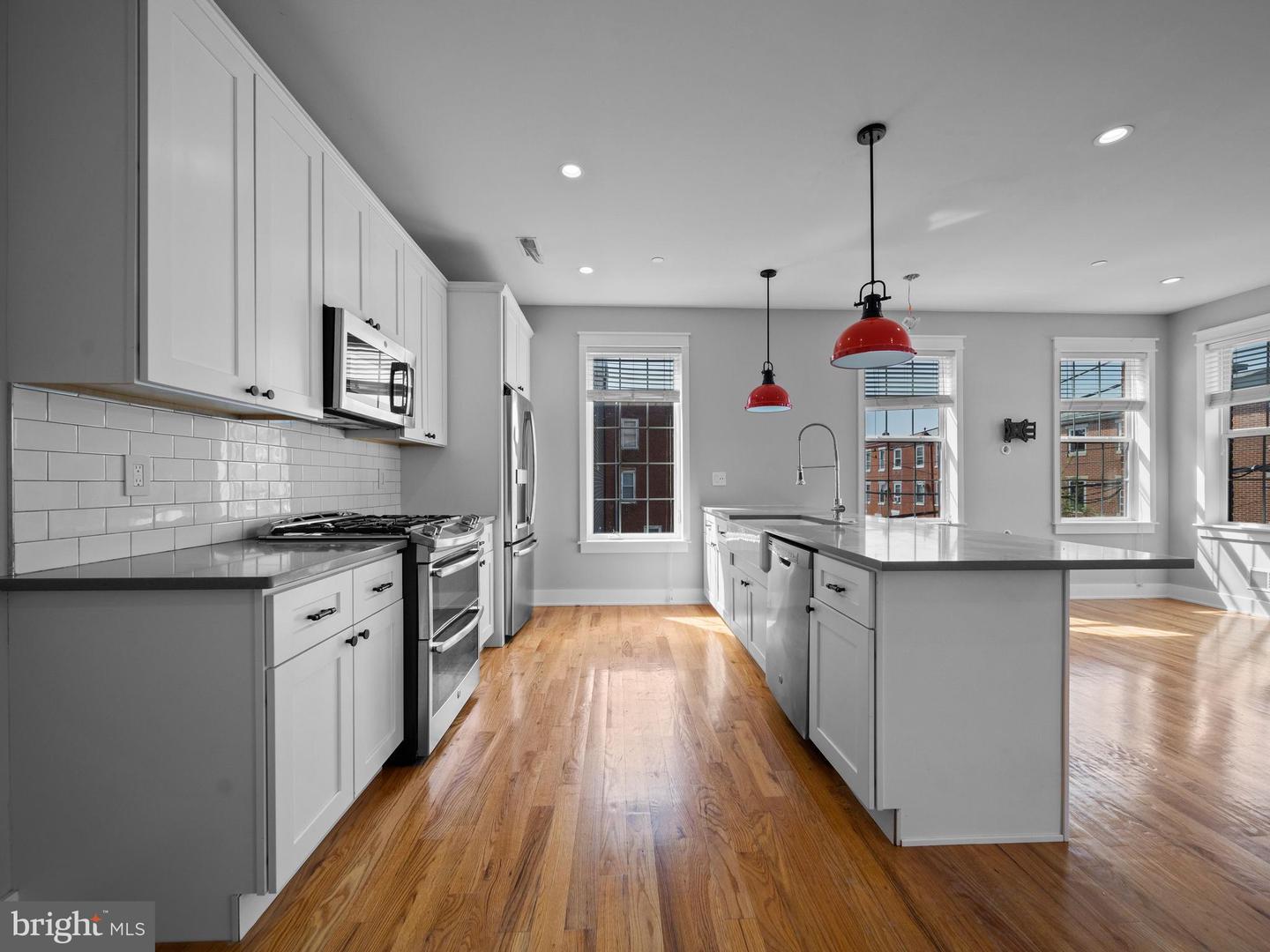 106-112-12 W Jefferson St #2