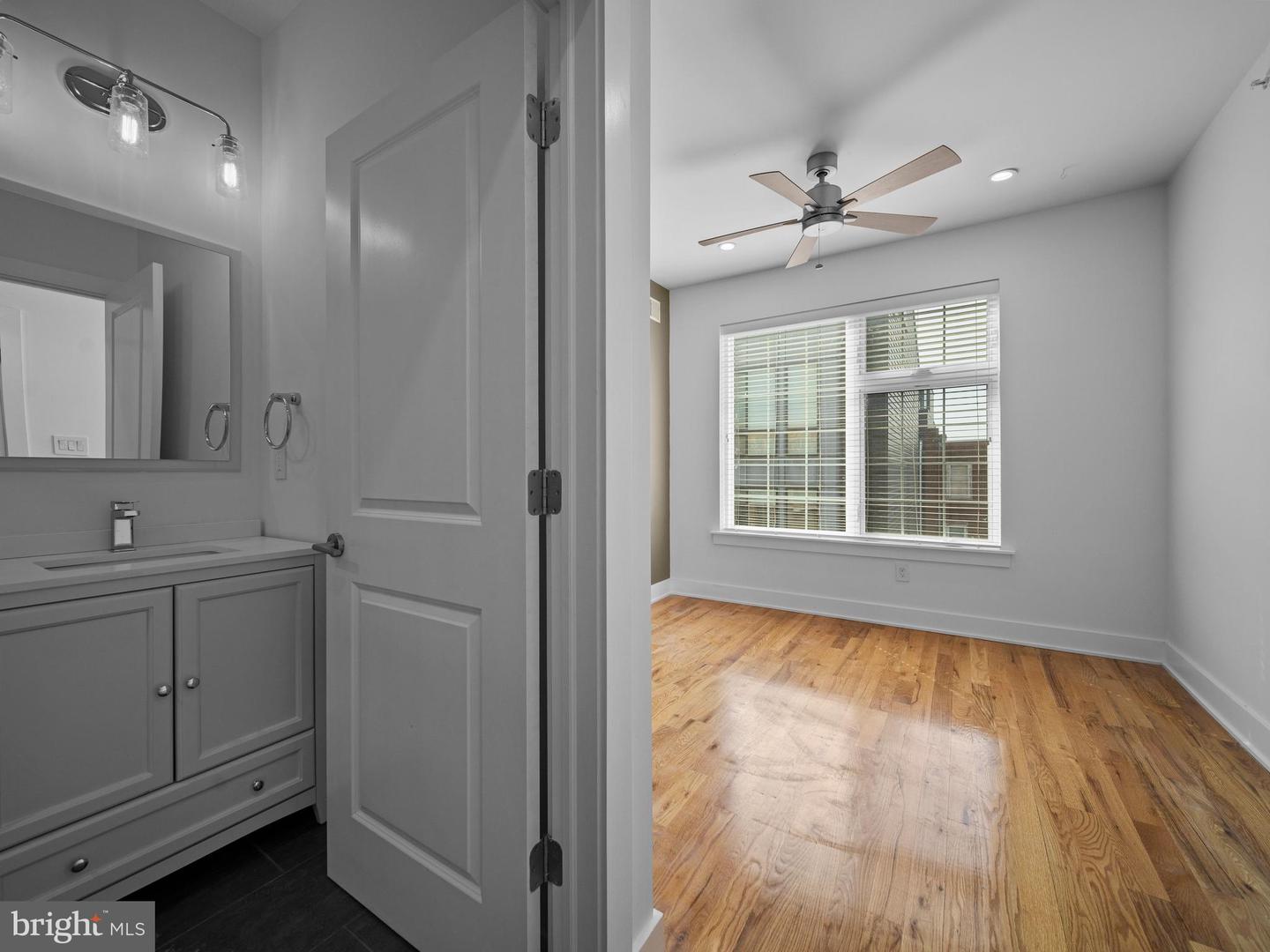 106-112-12 W Jefferson St #2