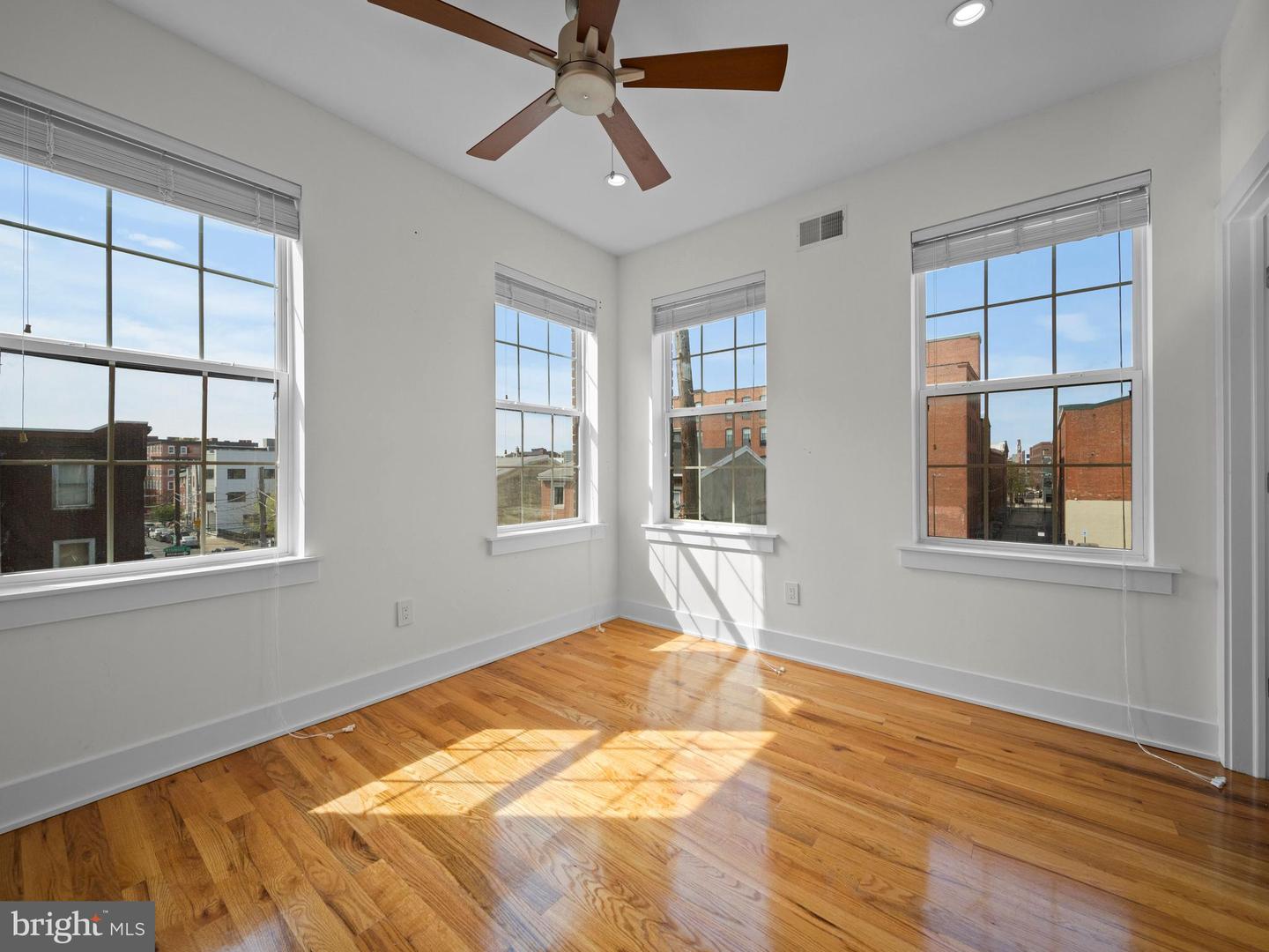 106-112-12 W Jefferson St #2
