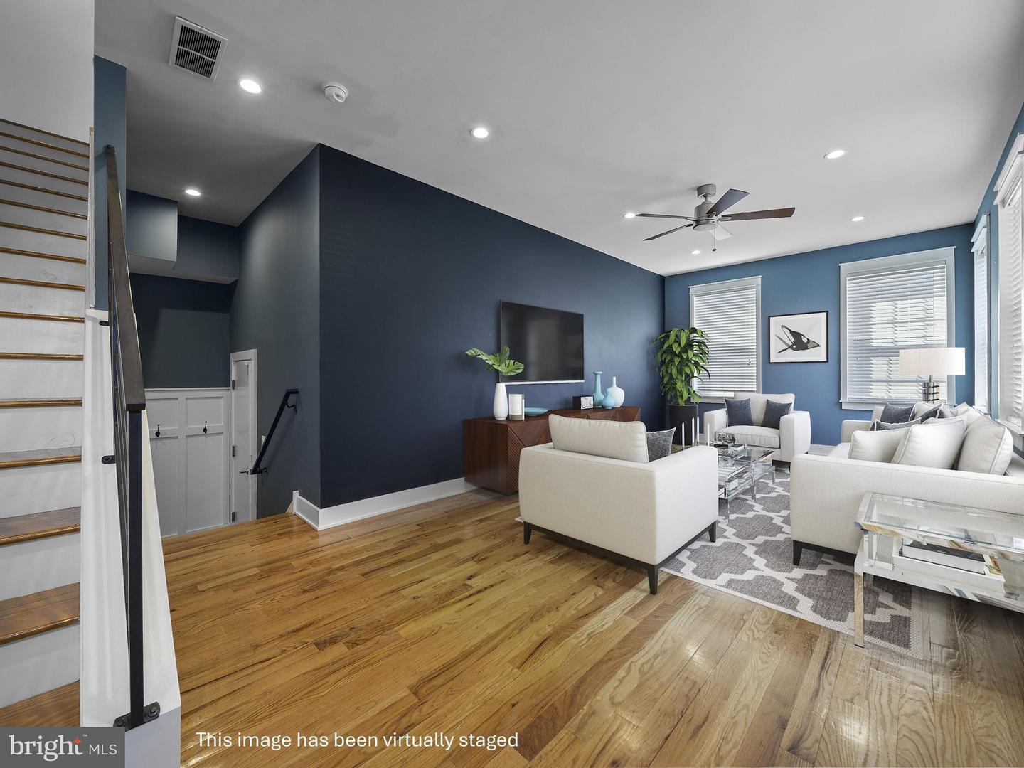 106-112-12 W Jefferson St #2