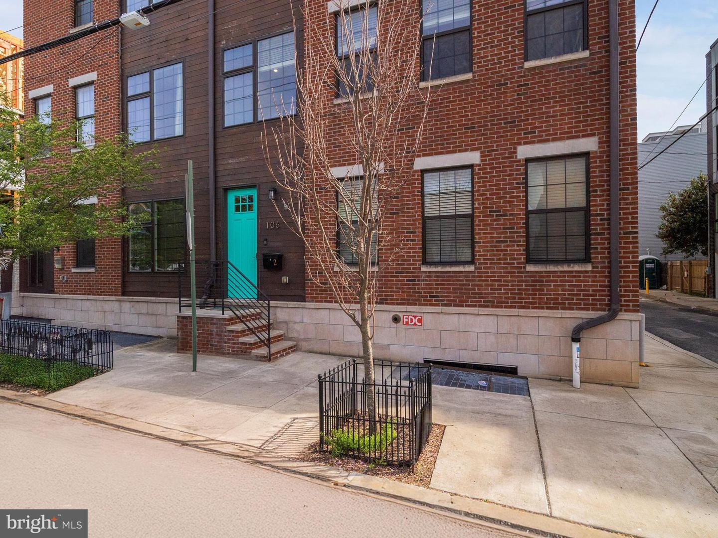106-112-12 W Jefferson St #2