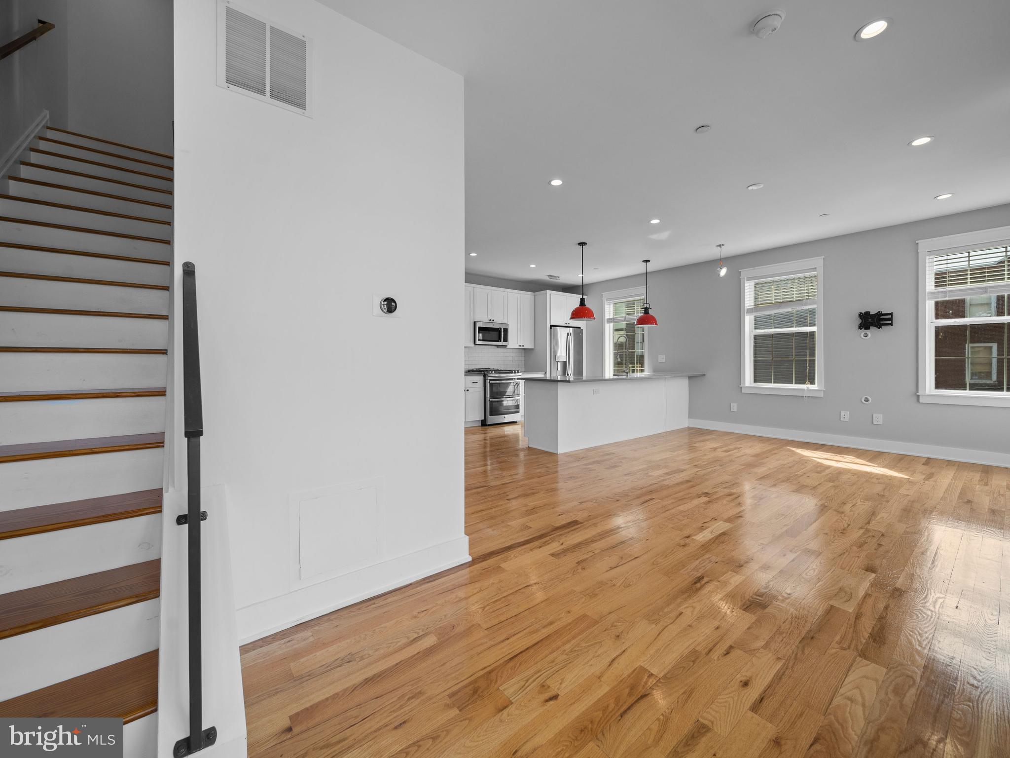 106-112-12 W Jefferson St #2