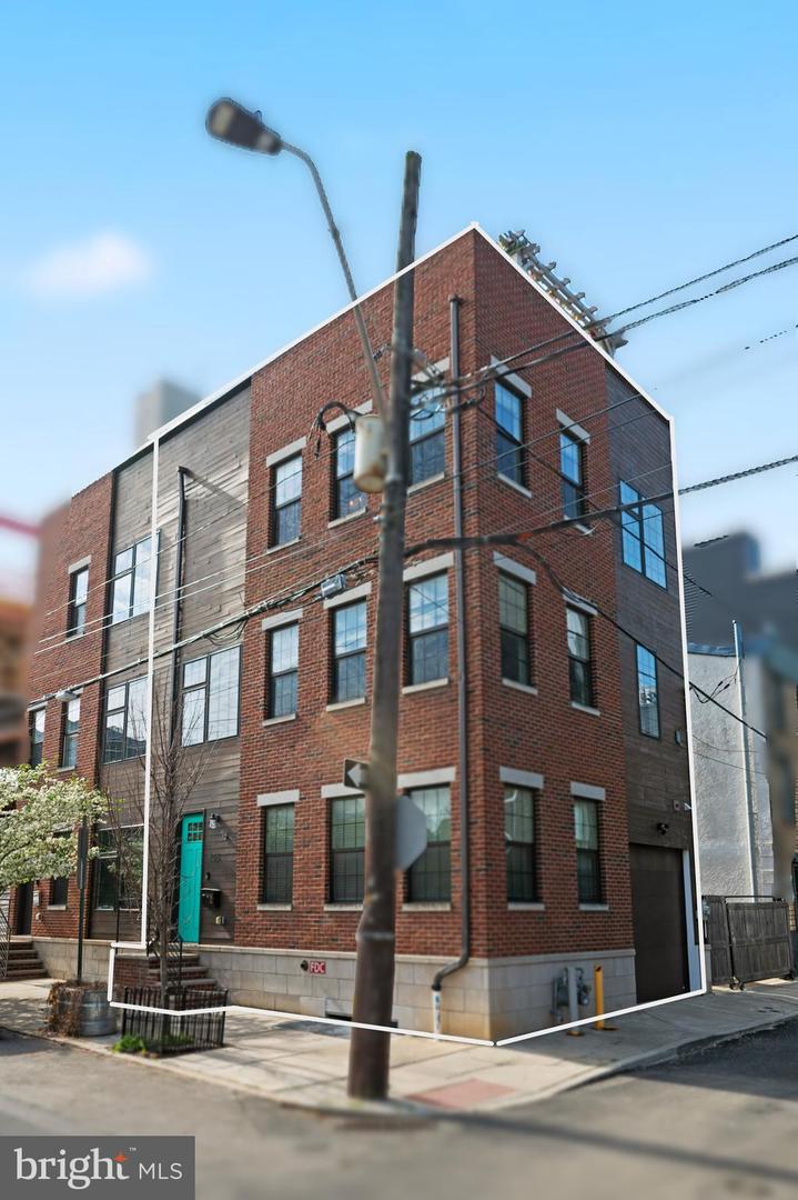 106-112-12 W Jefferson St #2