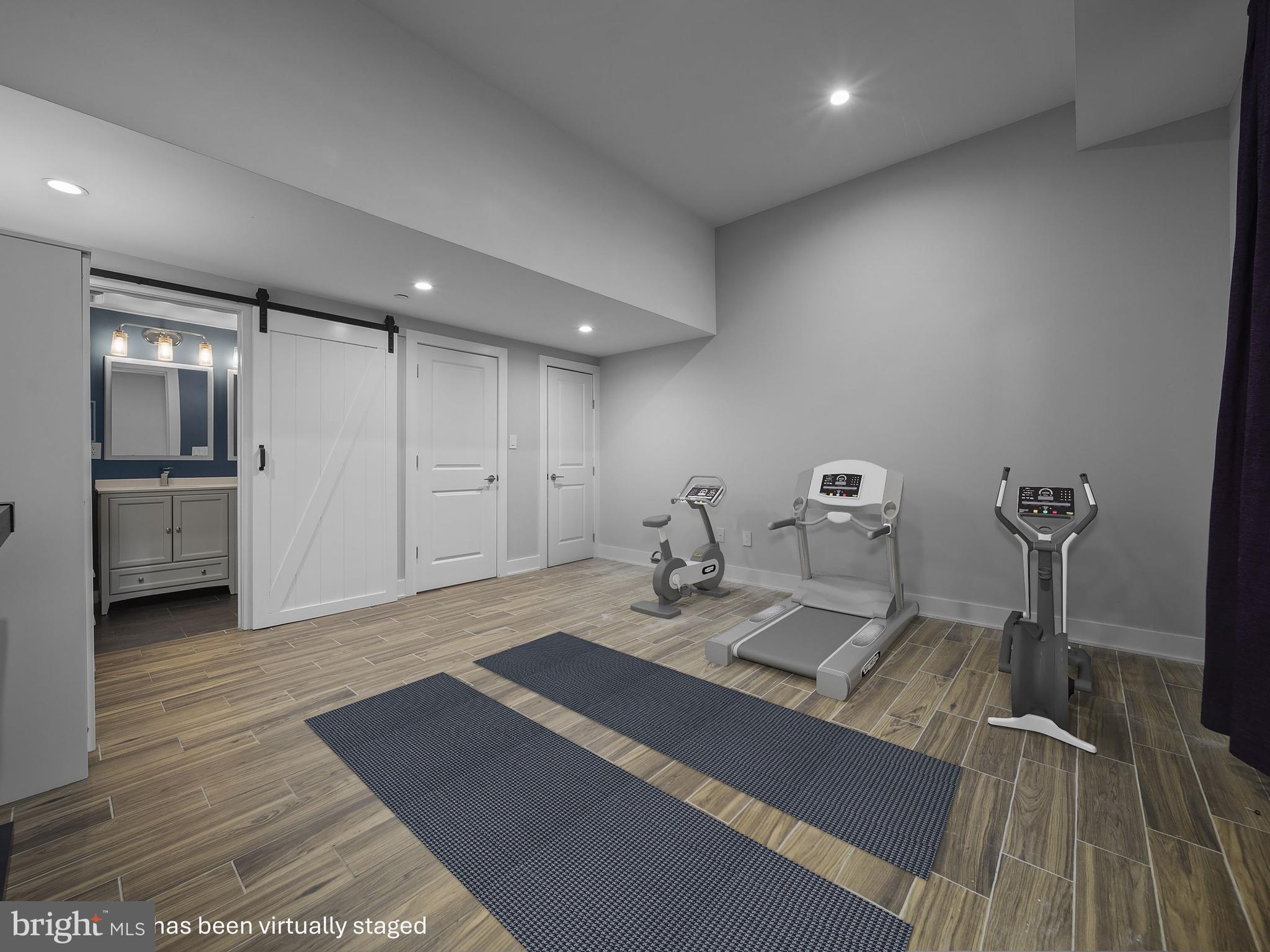 106-112-12 W Jefferson St #2