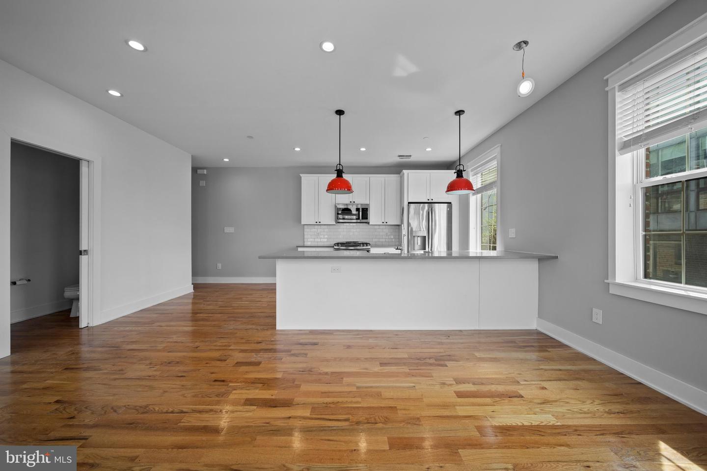 106-112-12 W Jefferson St #2