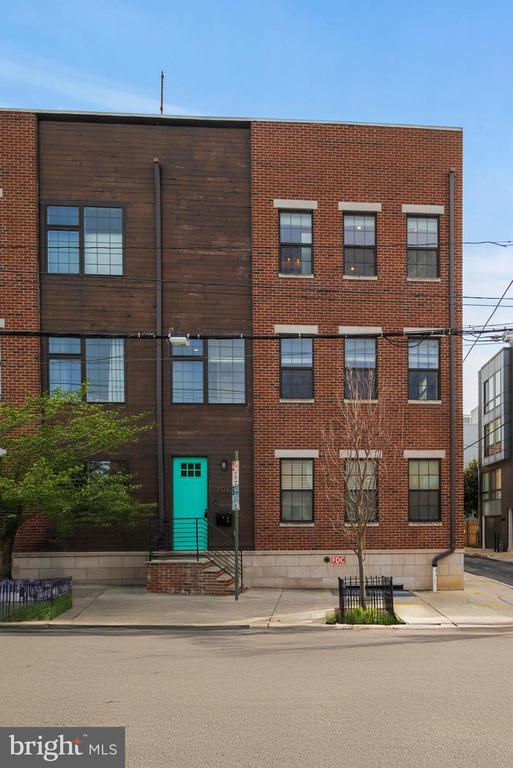 106-112-12 W Jefferson St #2