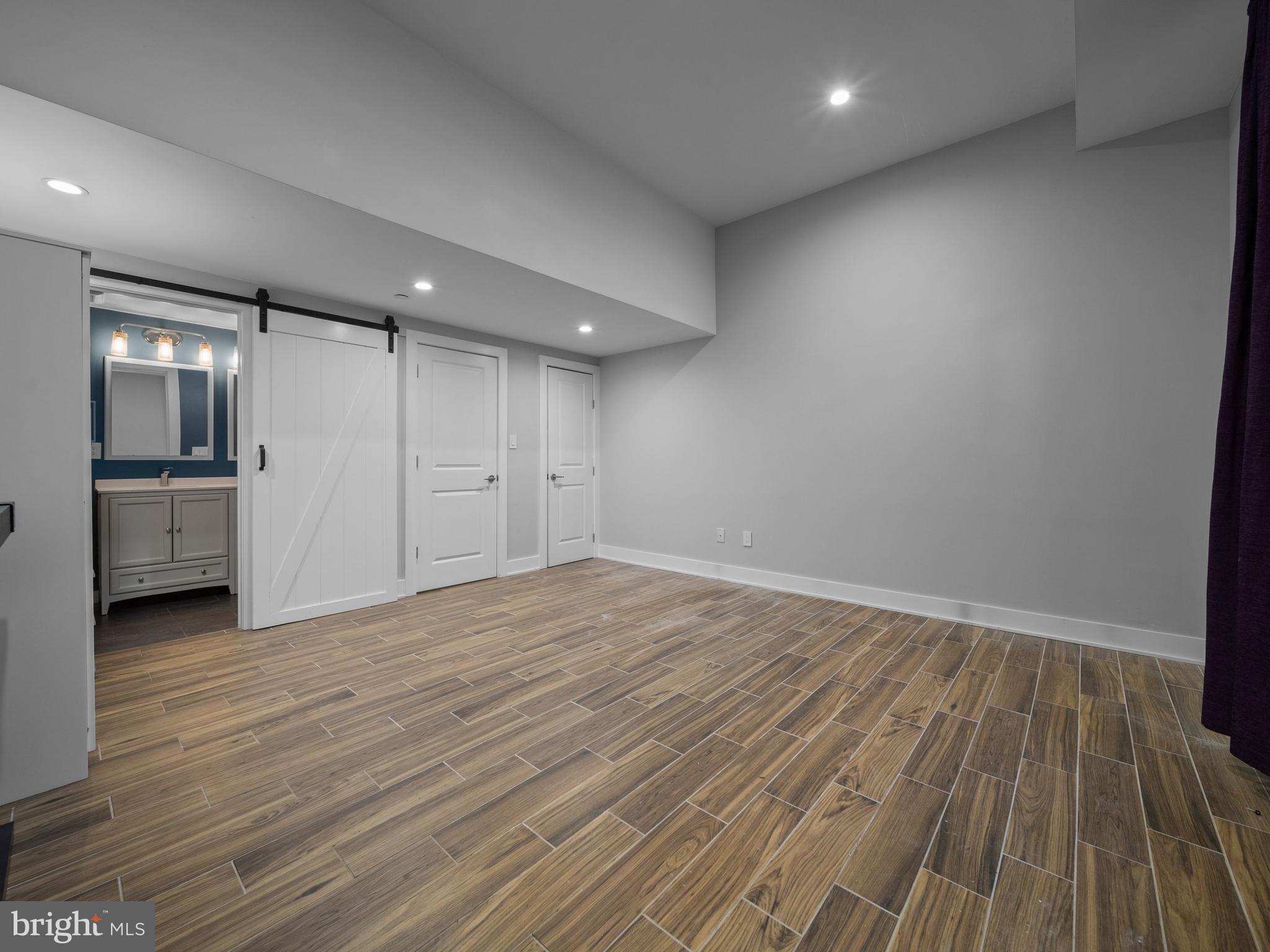 106-112-12 W Jefferson St #2
