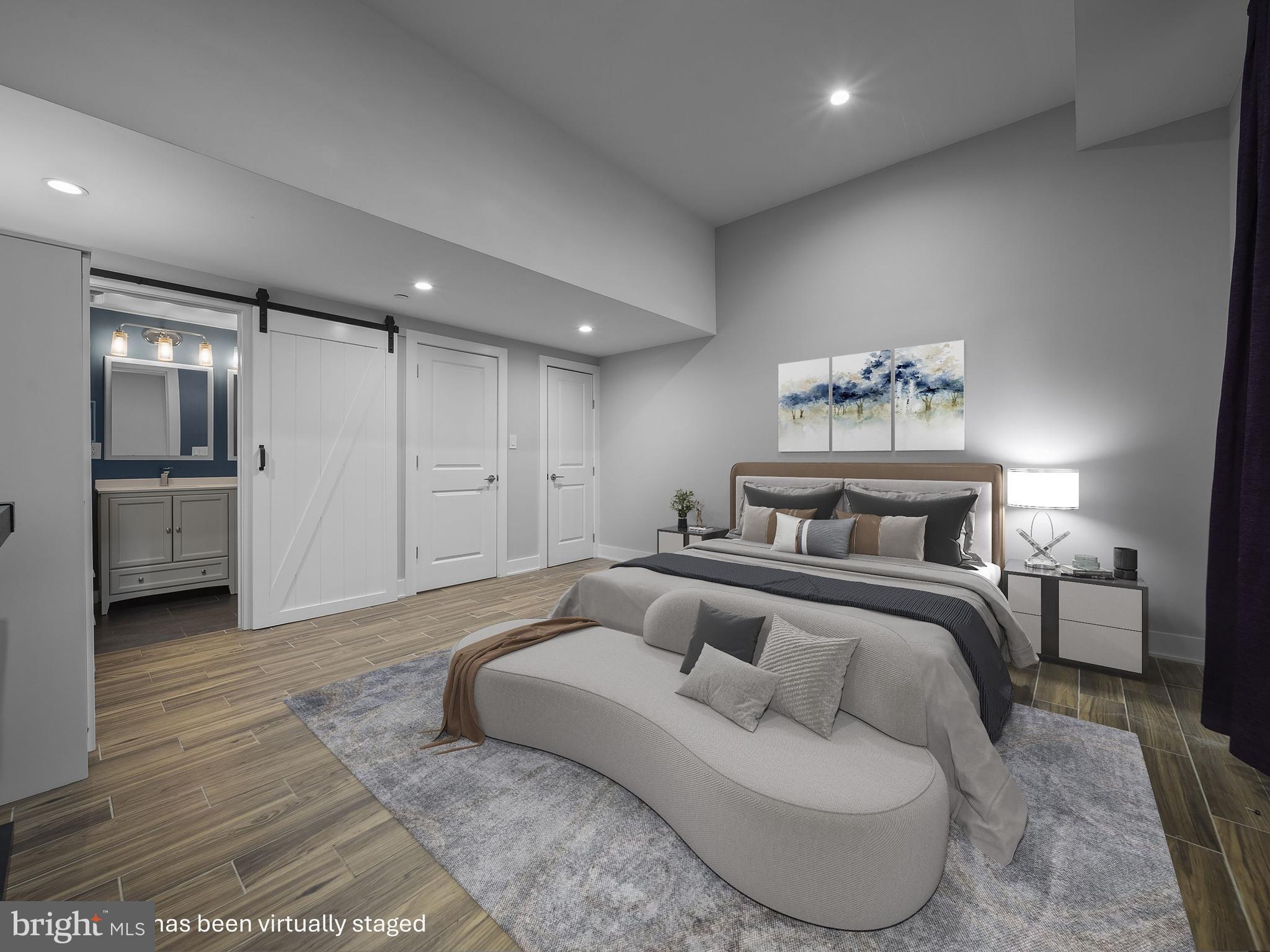 106-112-12 W Jefferson St #2