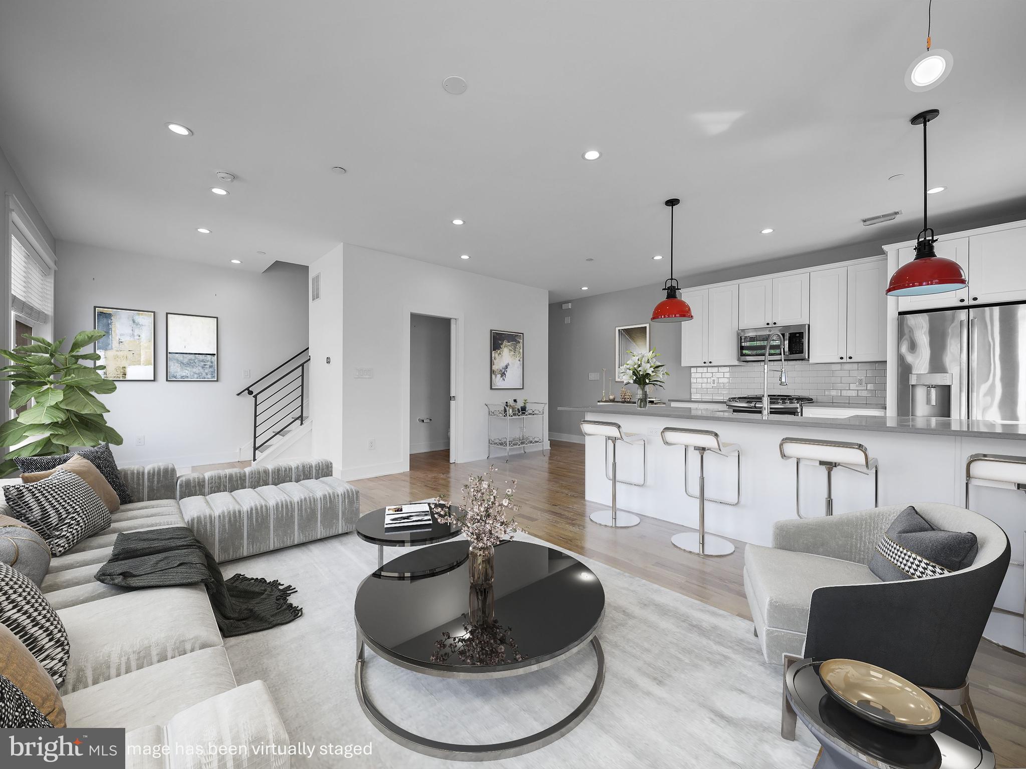 106-112-12 W Jefferson St #2