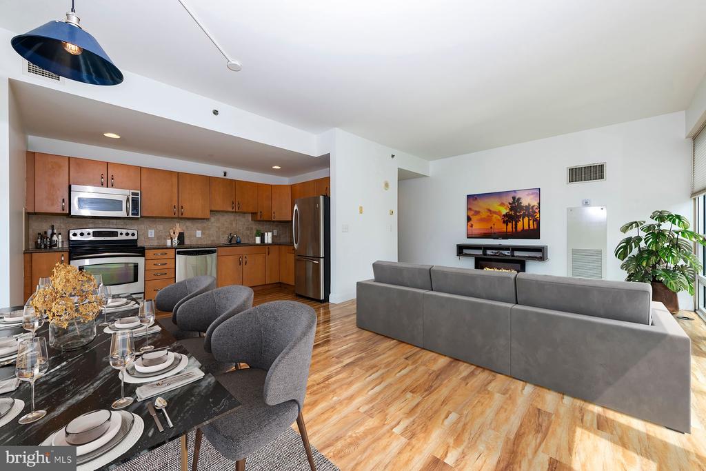 901 N Penn St #R305