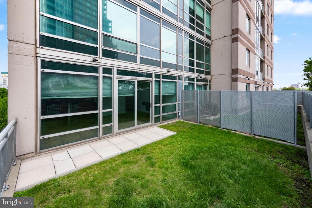 901 N Penn St #R305