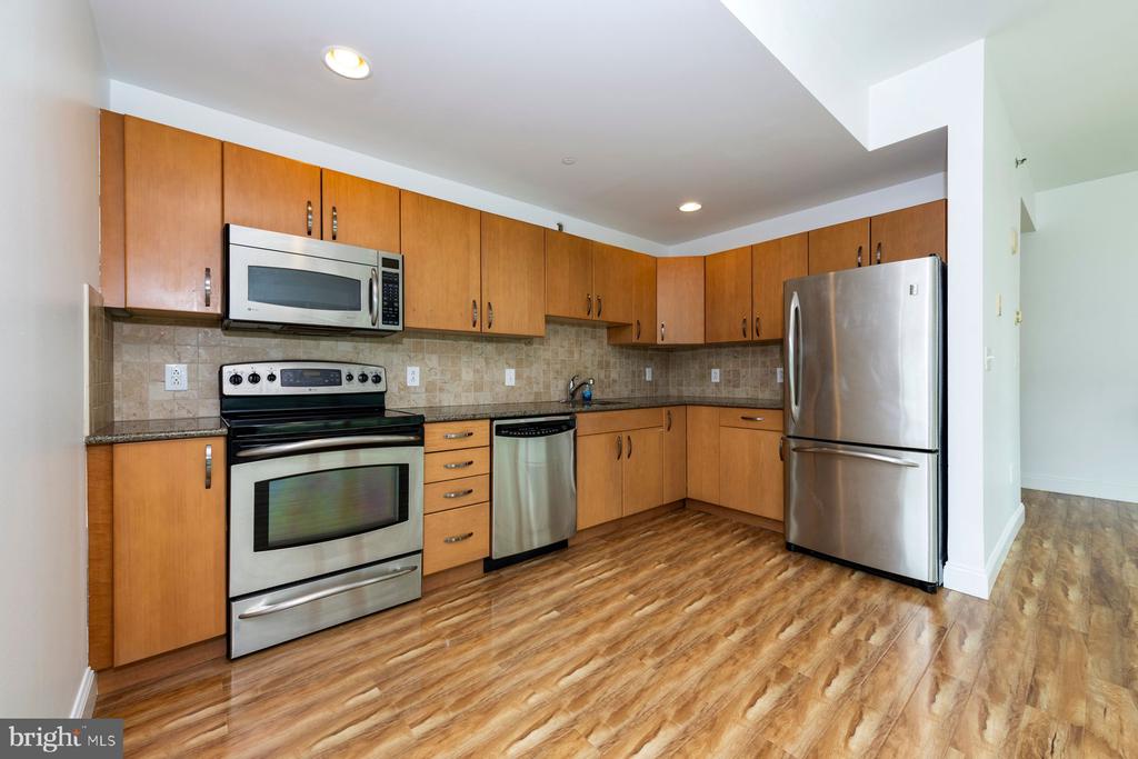 901 N Penn St #R305