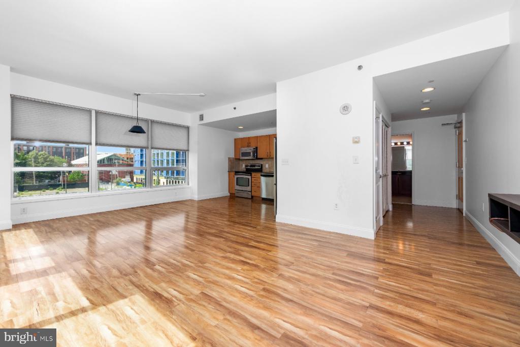 901 N Penn St #R305