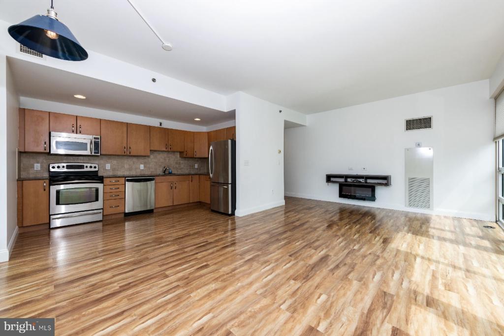 901 N Penn St #R305