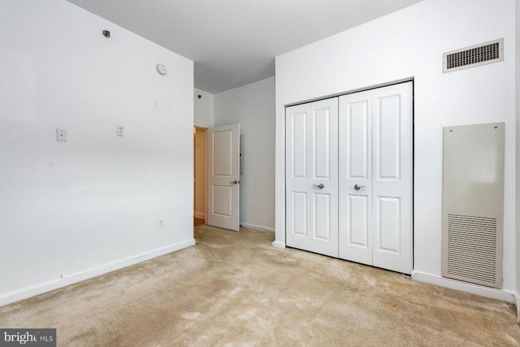 901 N Penn St #R305