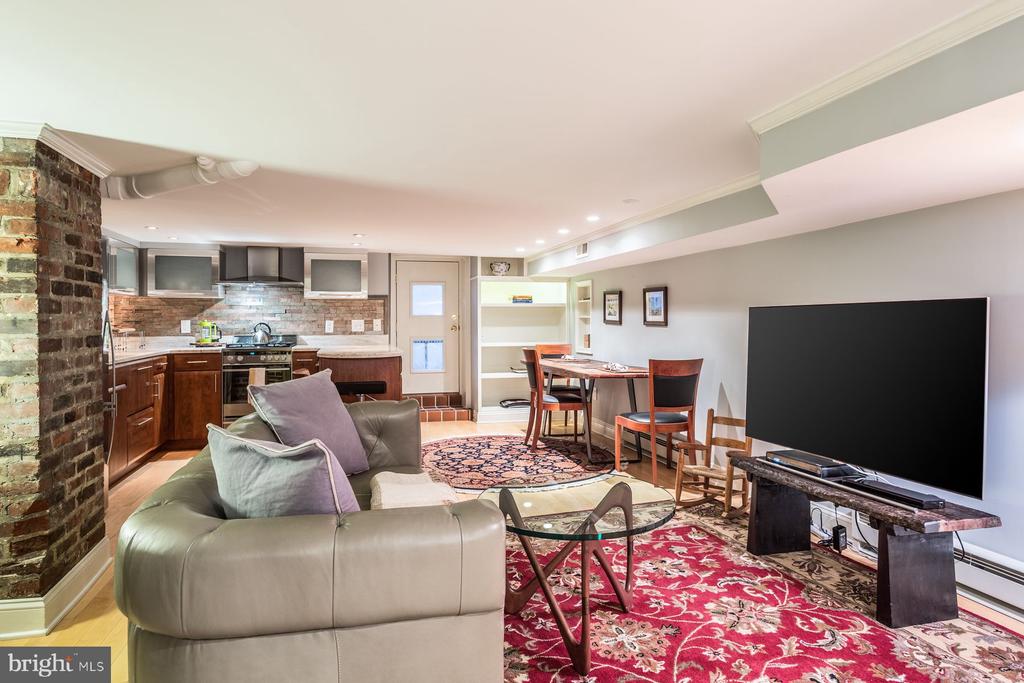 1831 Mutli-Unit Spruce Street