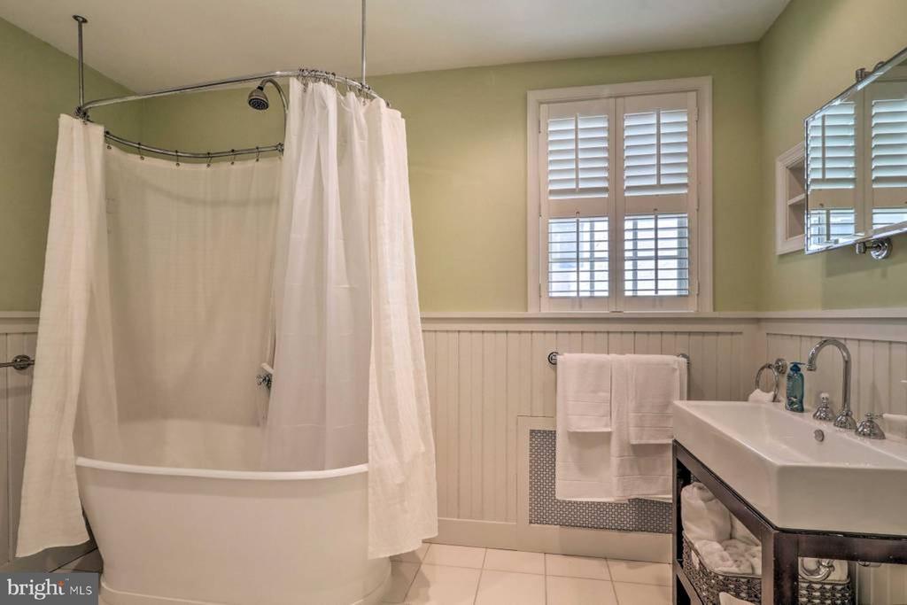 1831 Mutli-Unit Spruce Street
