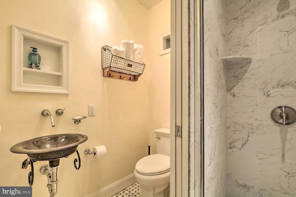1831 Mutli-Unit Spruce Street