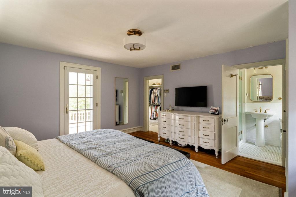 210 WHITEMARSH