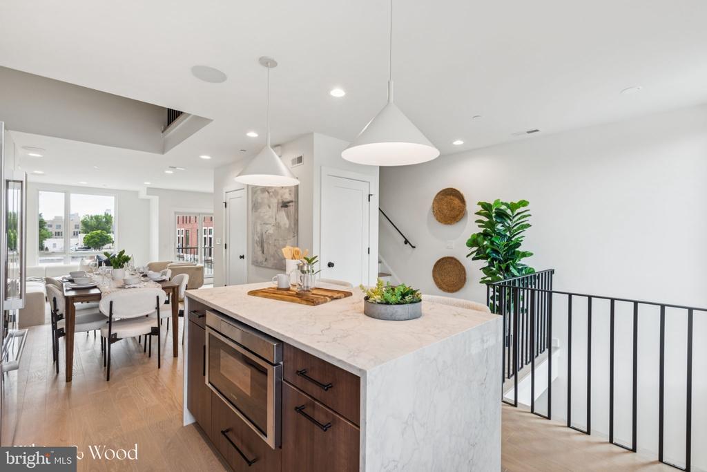602 N BRENNA WALK