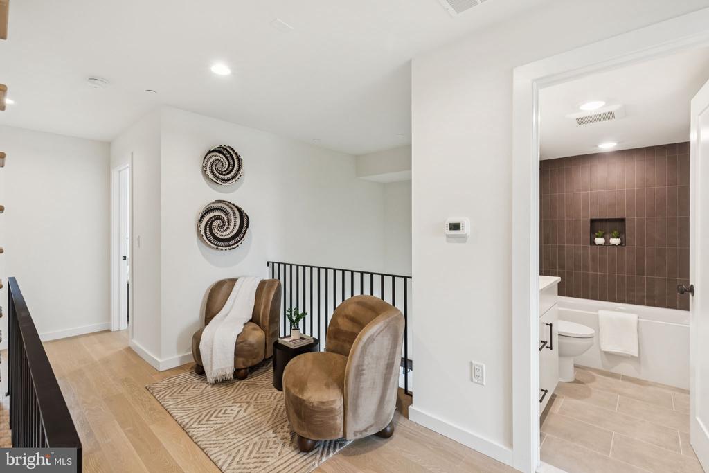 602 N BRENNA WALK
