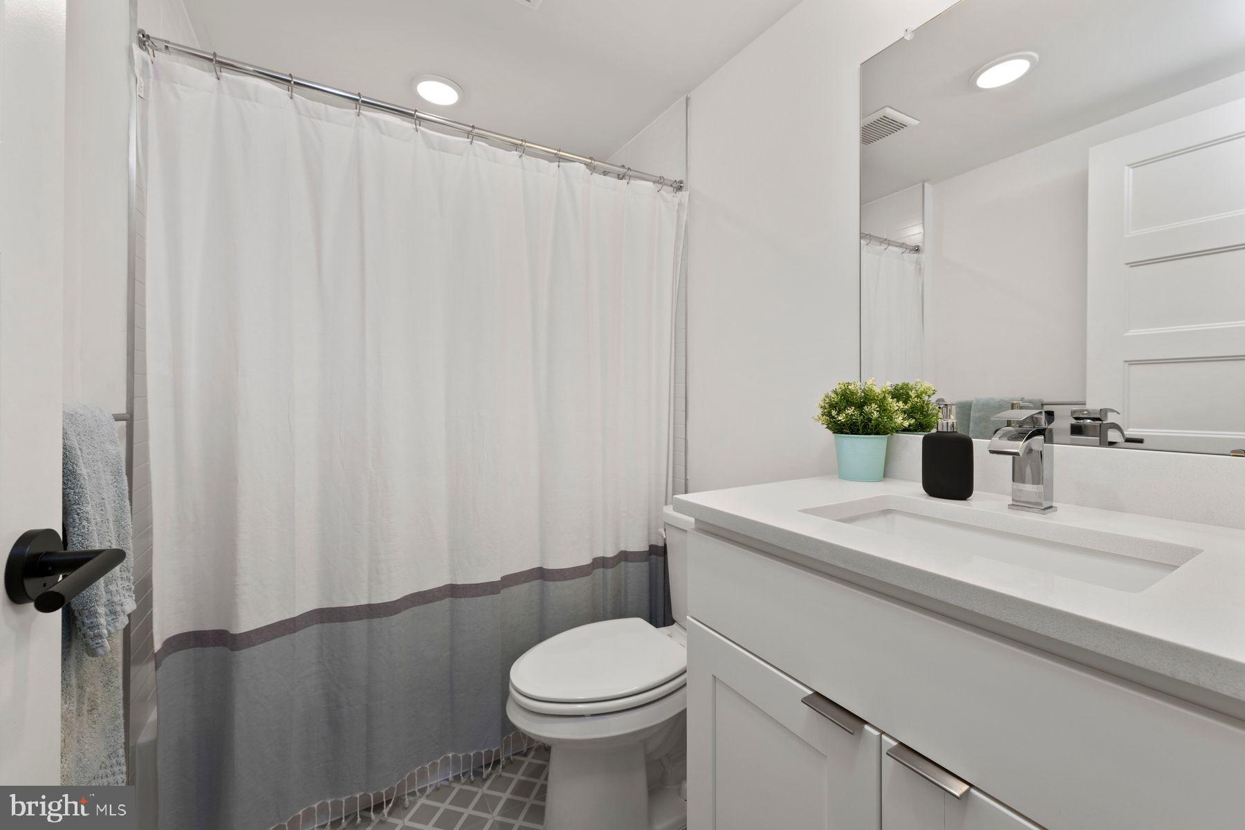 1716 CAMBRIDGE STREET 3