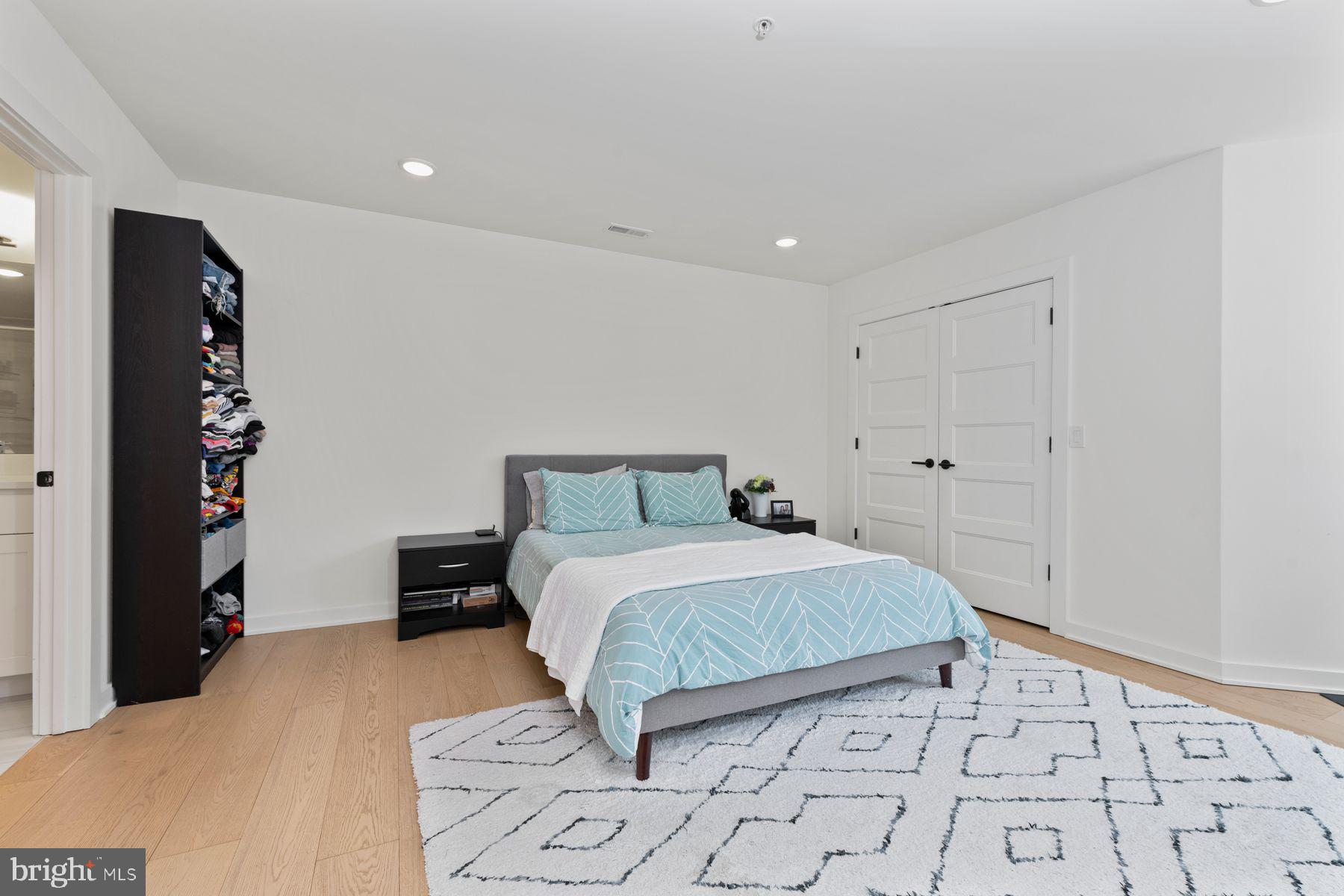 1716 CAMBRIDGE STREET 3