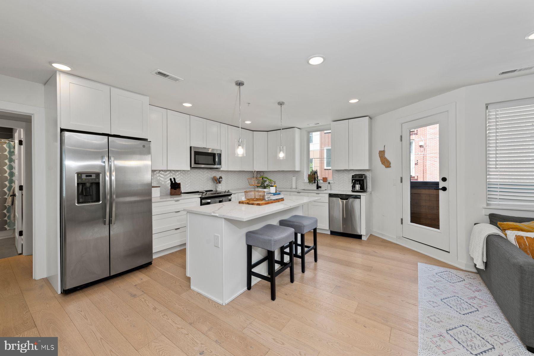 1716 CAMBRIDGE STREET 3