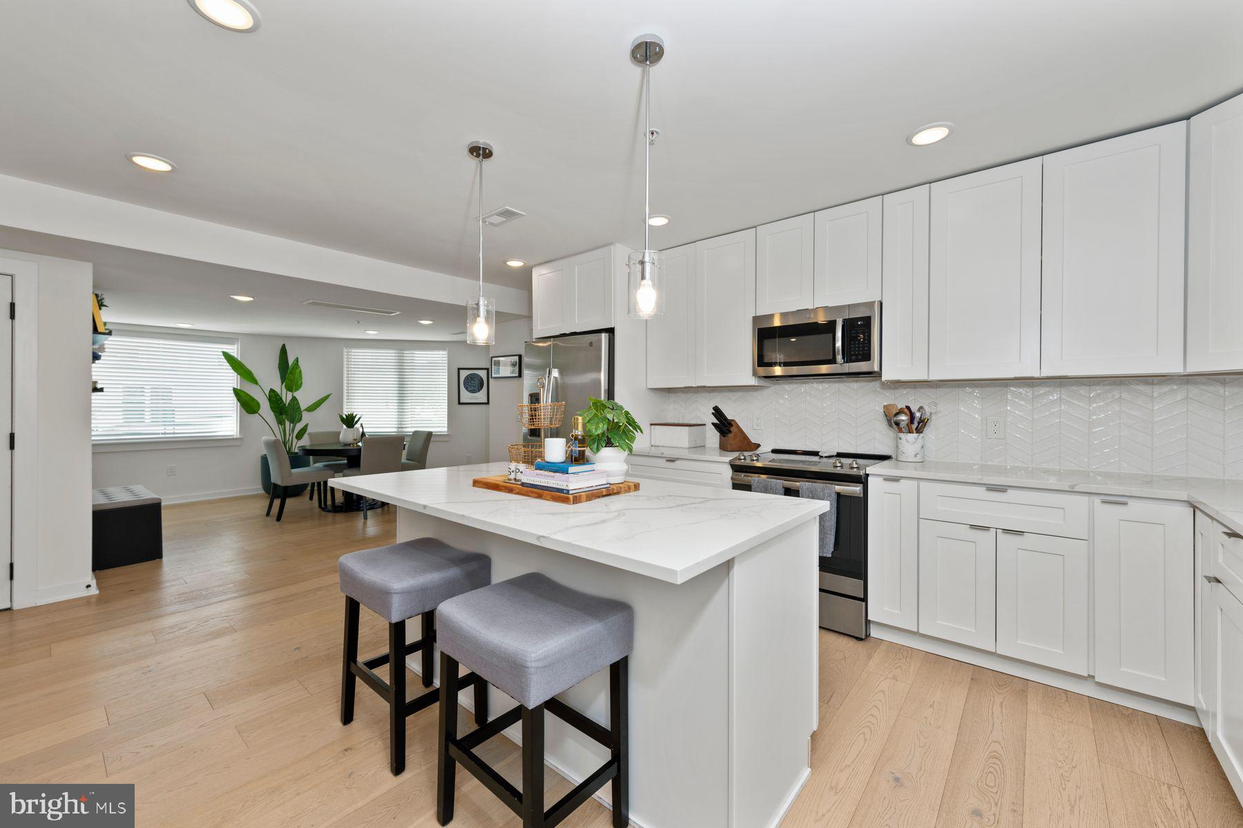 1716 CAMBRIDGE STREET 3