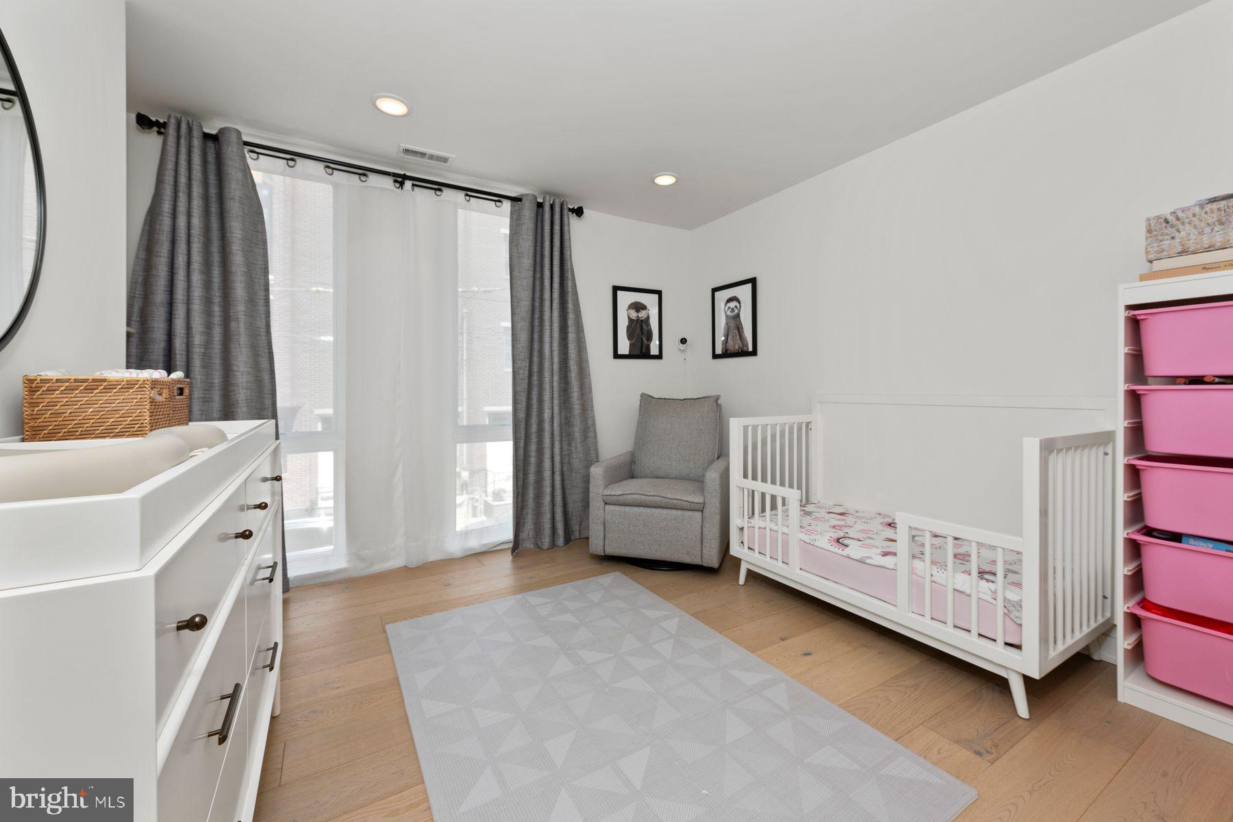 1716 CAMBRIDGE STREET 3