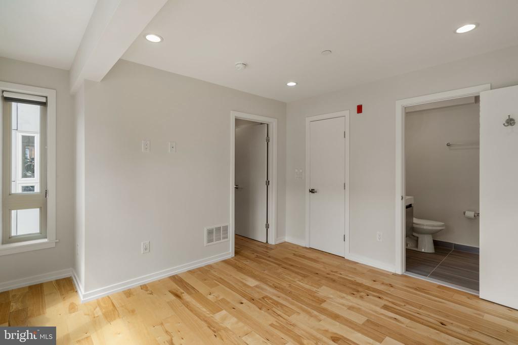 1013 S 12TH STREET 00 3